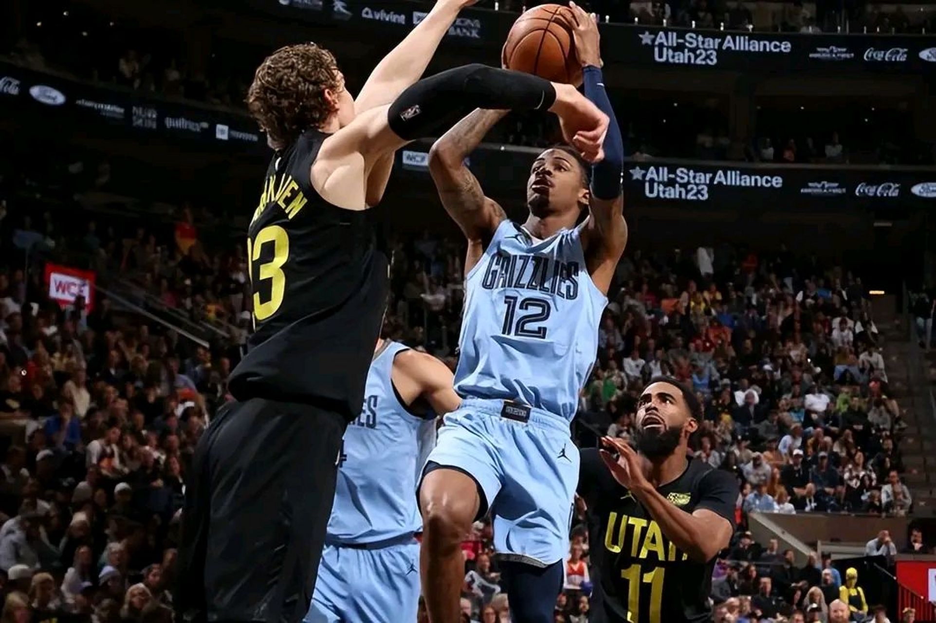 包含爵士鏖战湖人B队，莫兰特爆发神勇的词条