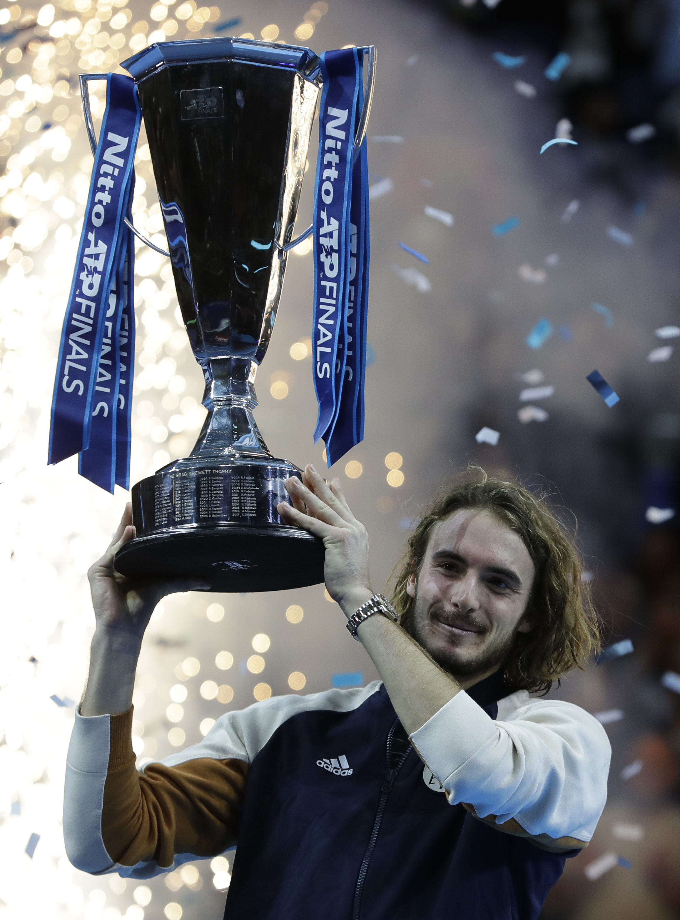 包含日本网球队翻盘德国网球队，西西帕斯惊艳世界的词条